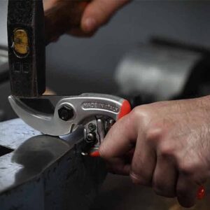 KNOT SCISSORS ERGONOMIC