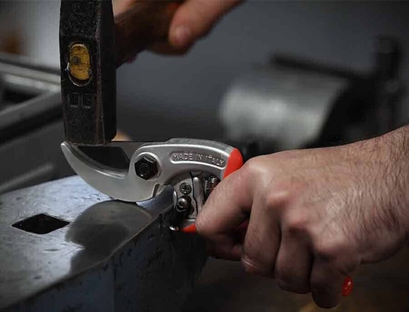 KNOT SCISSORS ERGONOMIC